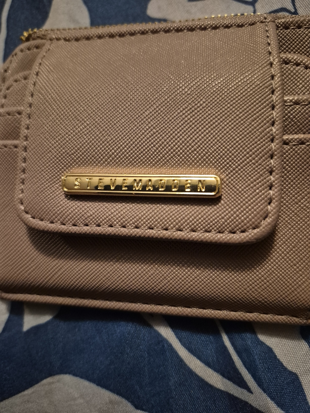 Steve Madden Taupe Compact Wallet with Gold Logo Plate - Picture 1 of 4